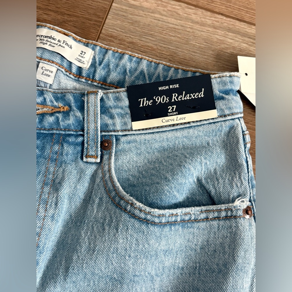 Abercrombie & Fitch High Rise The 90s Relaxed Jeans - Curve Love - Picture 2 of 4